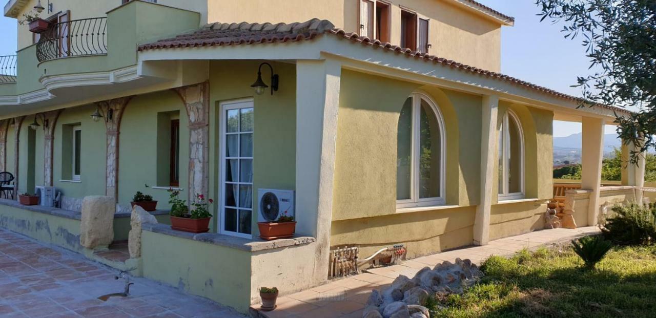 Sant Isidoro  Villa Renzo E Lucia מראה חיצוני תמונה